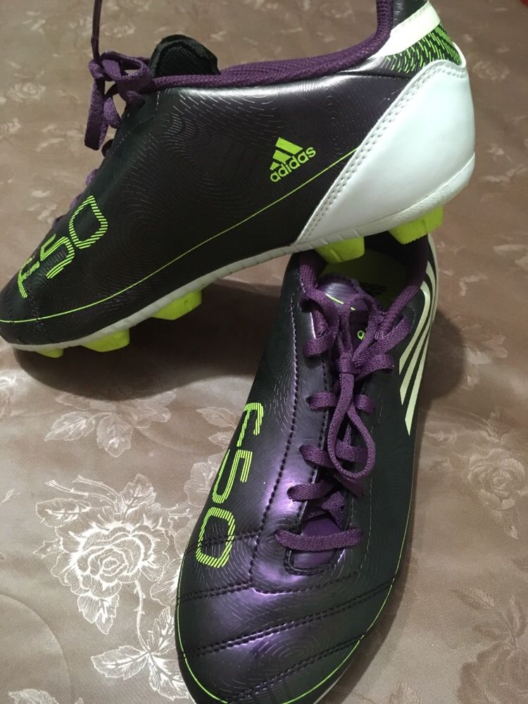 Оригинални ф бутонки  Adidas F50