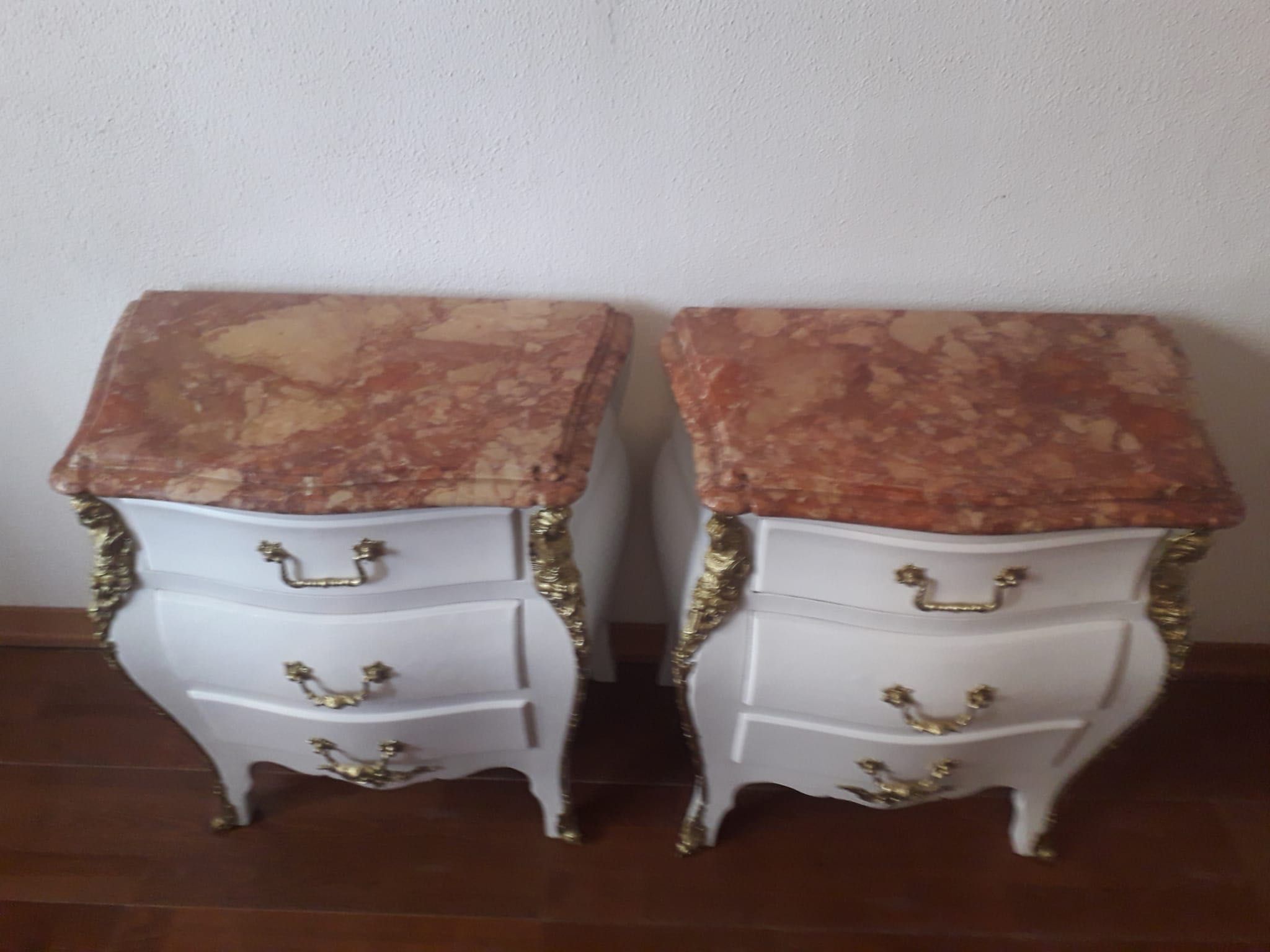 Set 2 noptiere din lemn cu blat de marmura