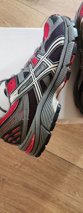 Adidasi Asics tracking /drumetie