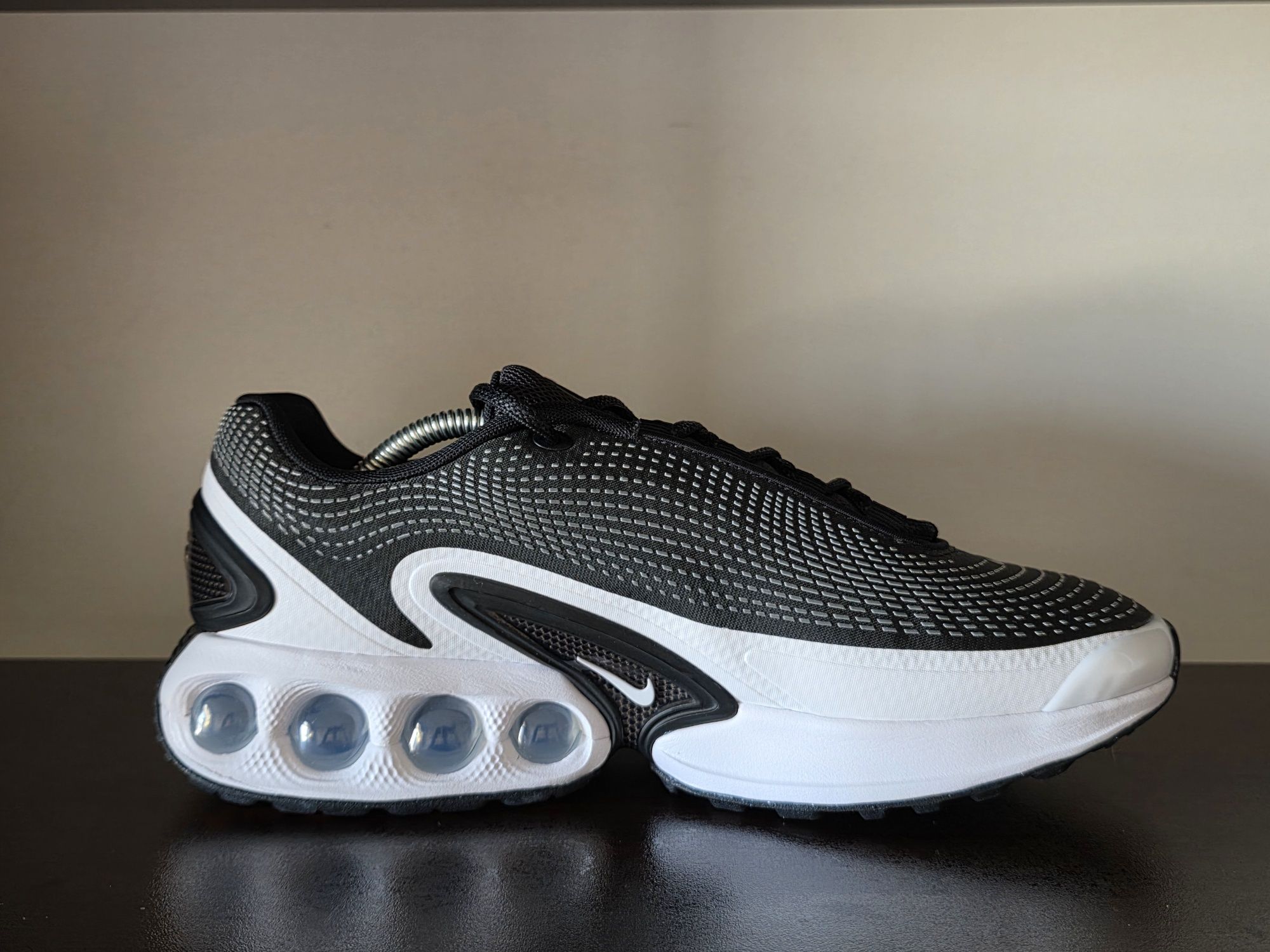 NIKE AIR MAX DN Налични 44.5номер 28.5см/ 45номер 29см Стелка