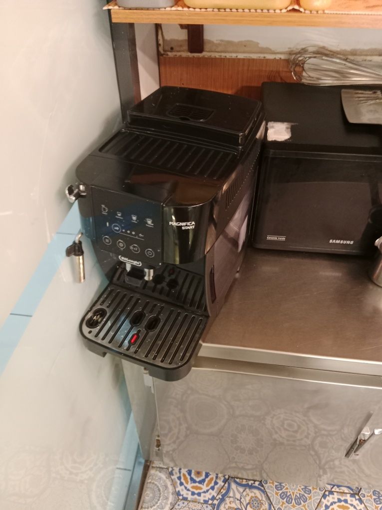 Delonghi Kofi aparat srocni sotiladi aybi yoq