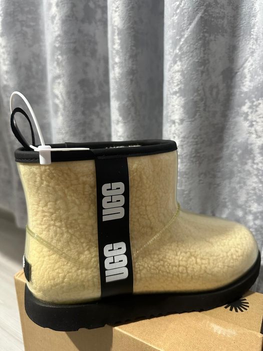 Vand UGG de ploaie