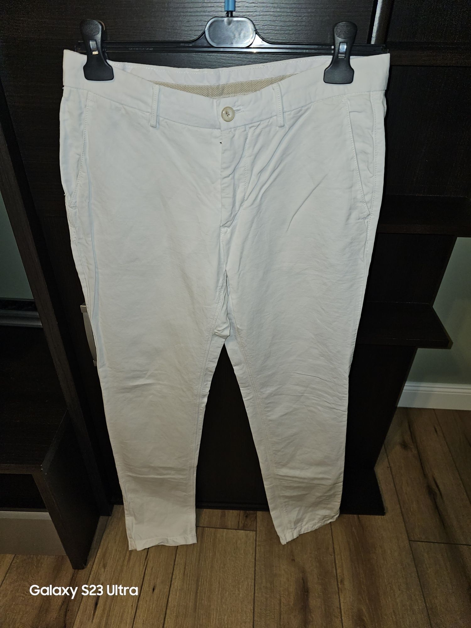 Pantaloni albi Massimo Dutti