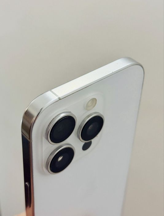 iPhone 16 PRO  Alb  256 GB  96% Bateria