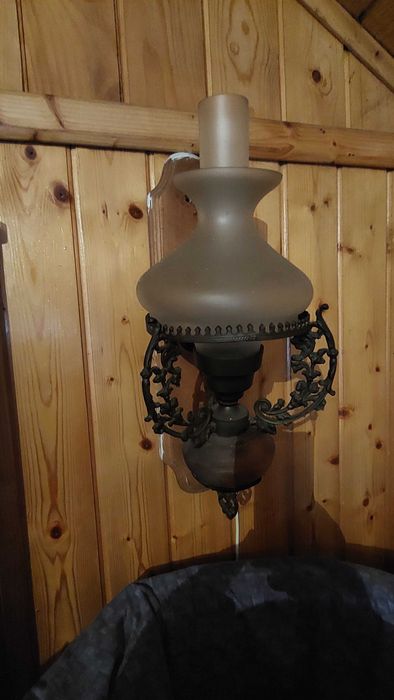 Pf vind  veioza tip lampa