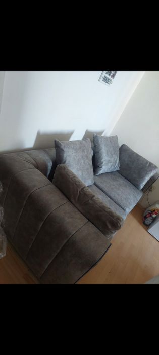 Vând canapea zeus nouă