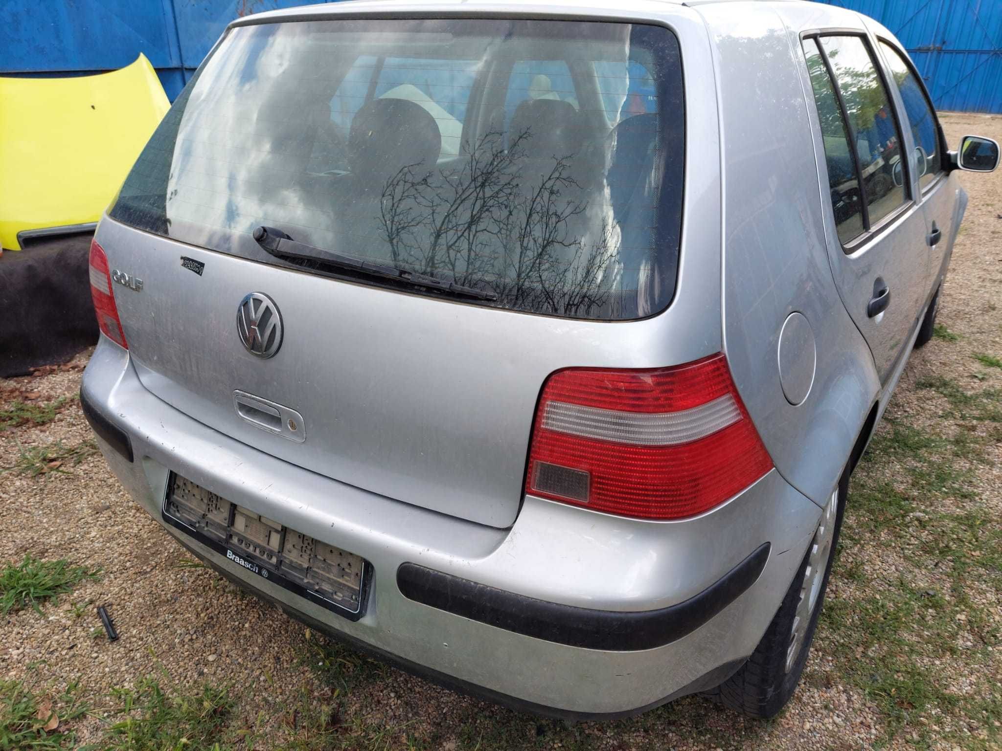 Vw Golf 4 Hatchback, haion complet cu luneta si motoras.