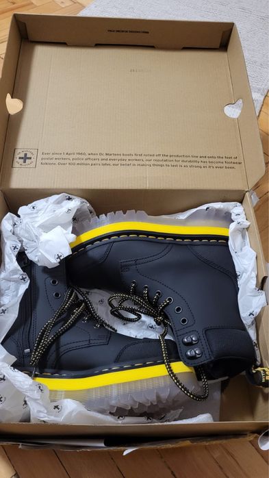 Dr Martens, bocanci cu platforma