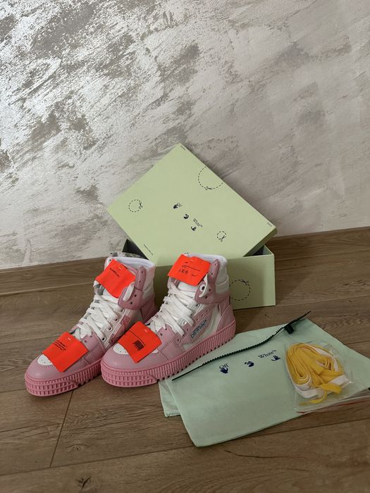 Adidasi off white roz