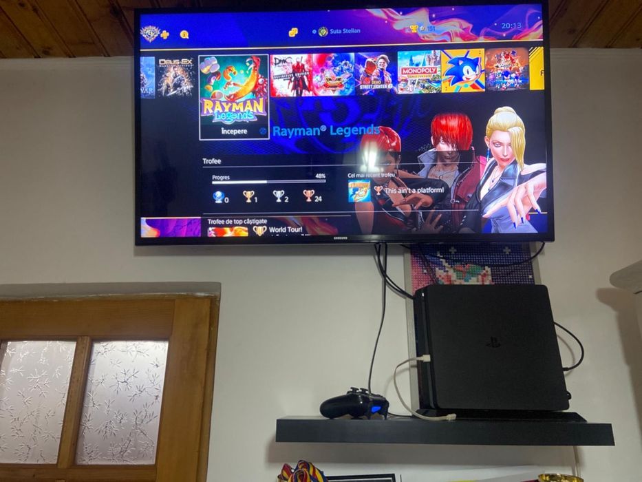 Vând ps4 1 TB + jocuri