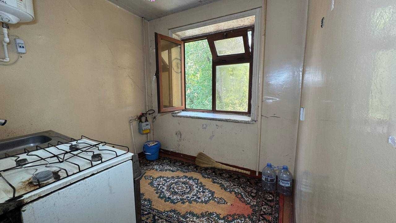 Фрунзиский Ойбек раддом 4 қават 2 қаватда 2 хонали сотилади.ID: 001113