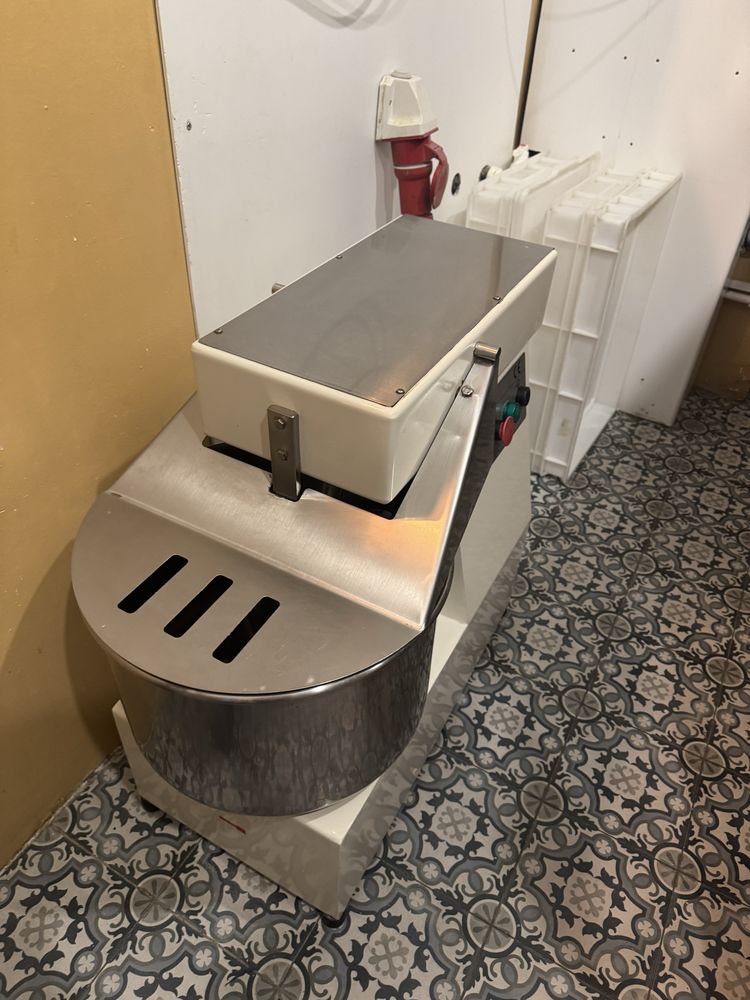 Malaxor aluat/ pizza Horeca