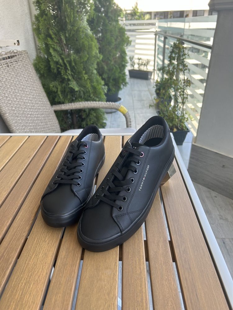 Papuci Tommy Himfiger de piele Noi originali