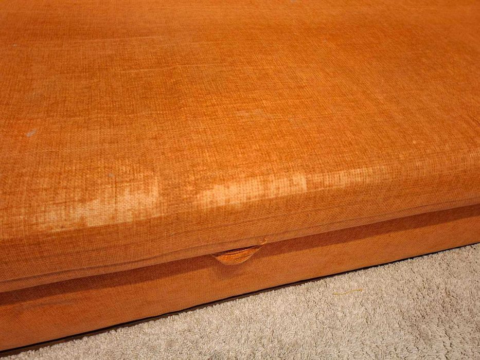 Ъглов диван с функция сън и ракла