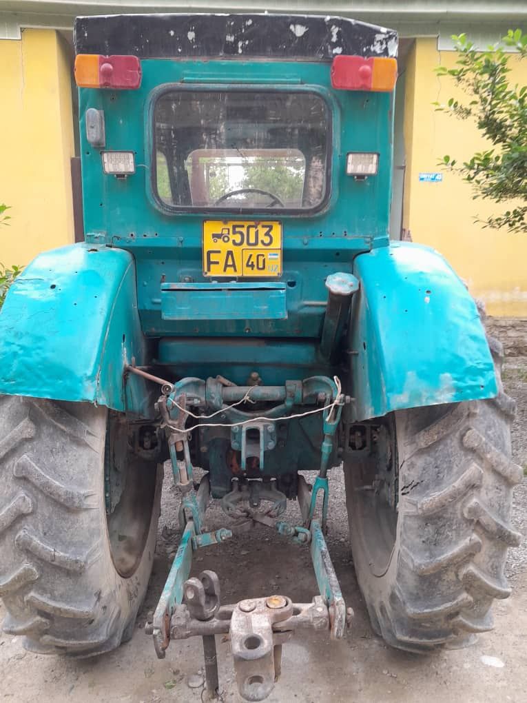 Traktor 40 sotiladi