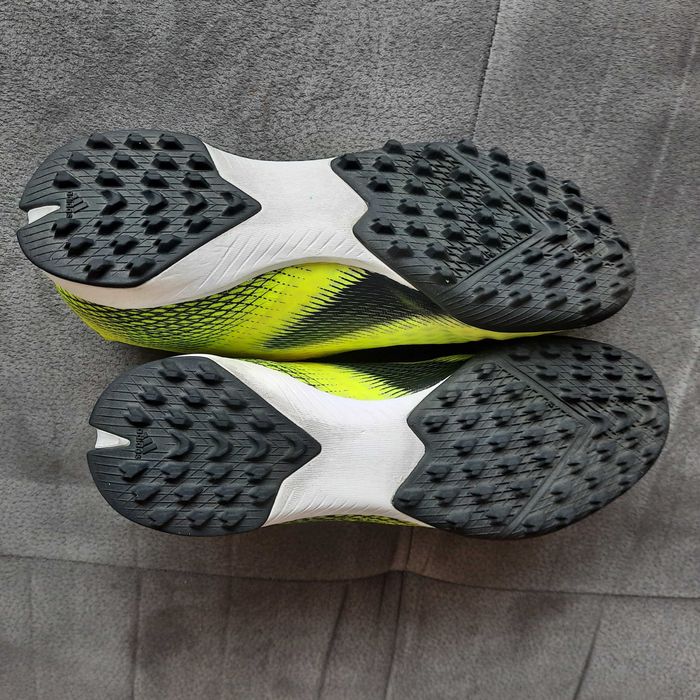 Чисто нови футболни обувки/стоножки, adidas размер 39,5