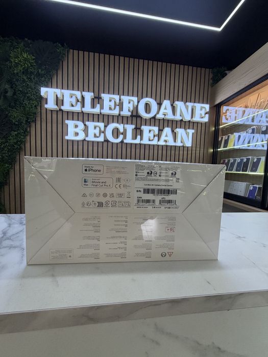 Drona sigilata dji mini 4K ( contine gentuta+ baterie+ drona+ maneta )