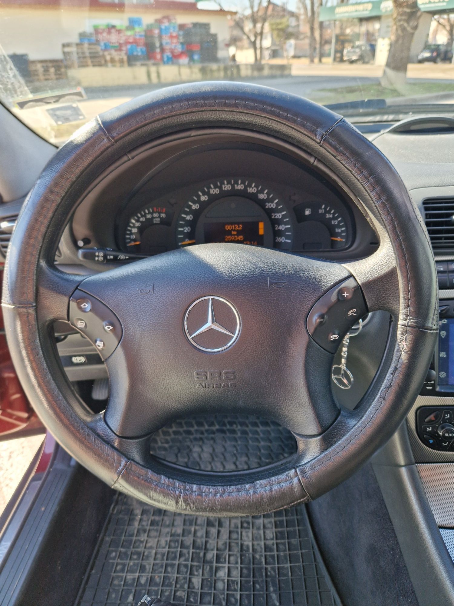 Mercedes C-class 2003 gaz benzin avtomatic