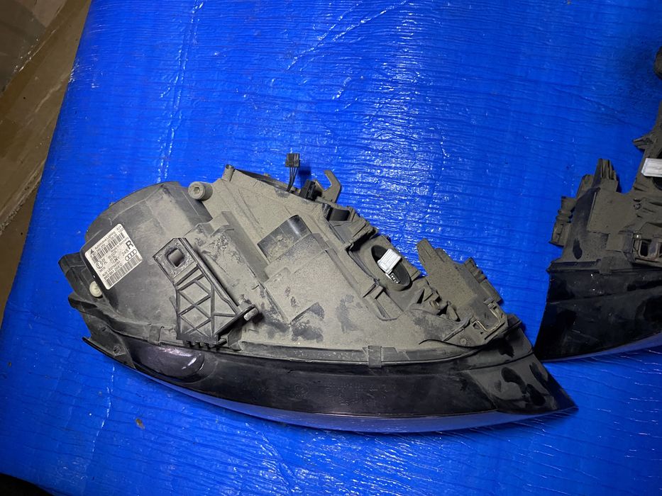 Far Audi A4 B8 2007 - 2011 faruri stanga dreapta xenon