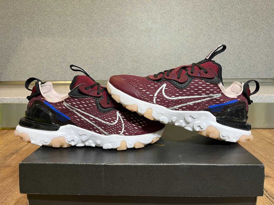 ОРИГИНАЛНИ *** Nike React Vision /Dark Beetroot/Metallic Silver