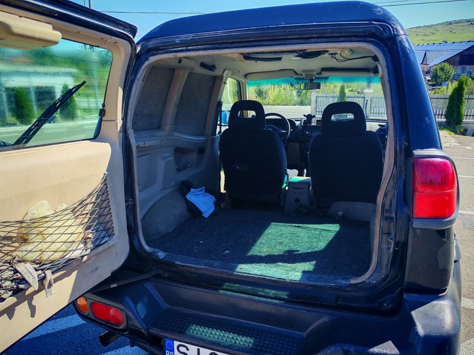 Vând Nissan terrano2