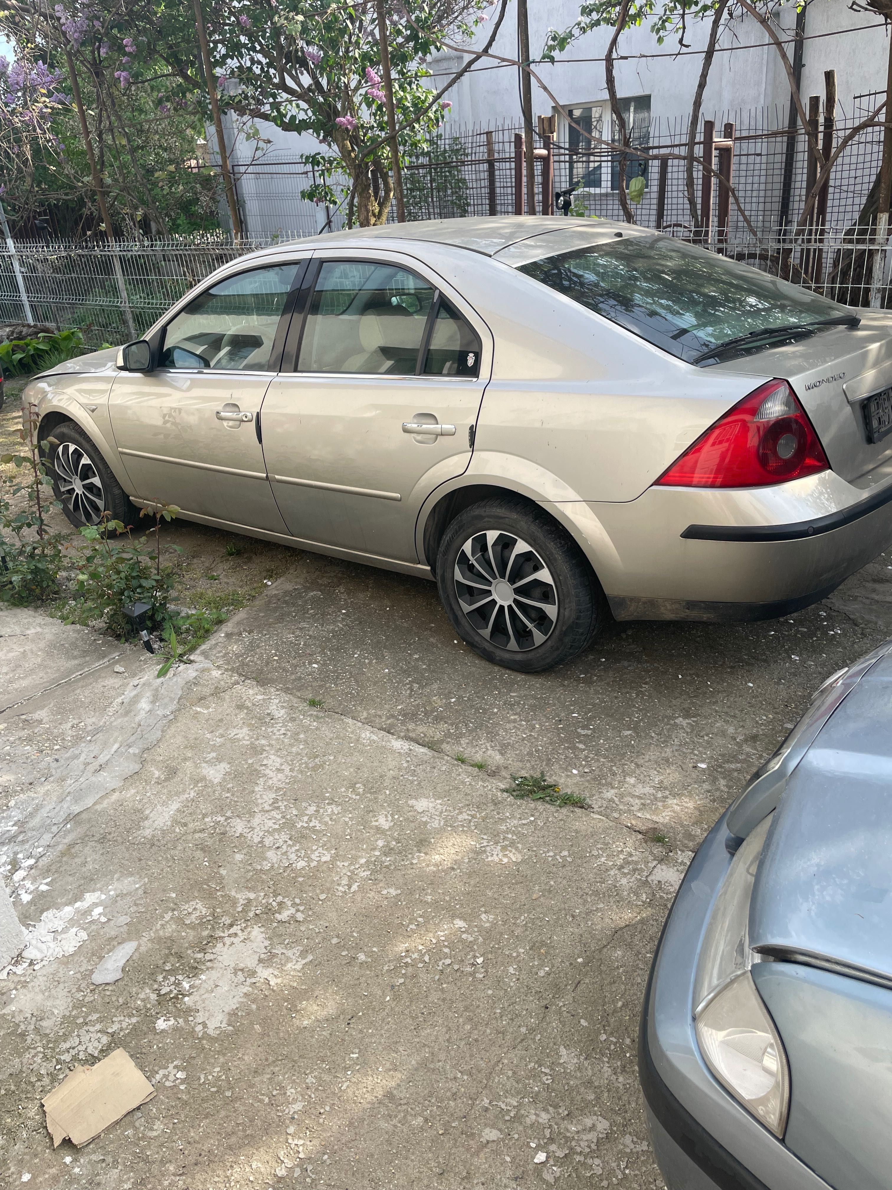 Dezmembrez Ford Mondeo  ghia  2.0 tdi