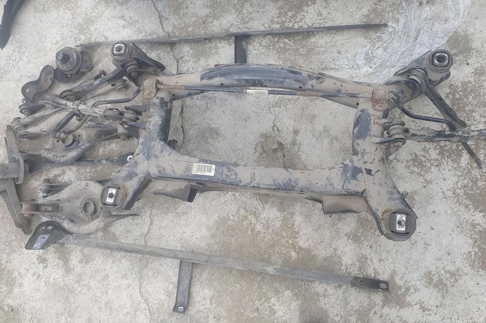 Punte grup planetara fuzeta stanga dreapta spate brat bascula BMW F34