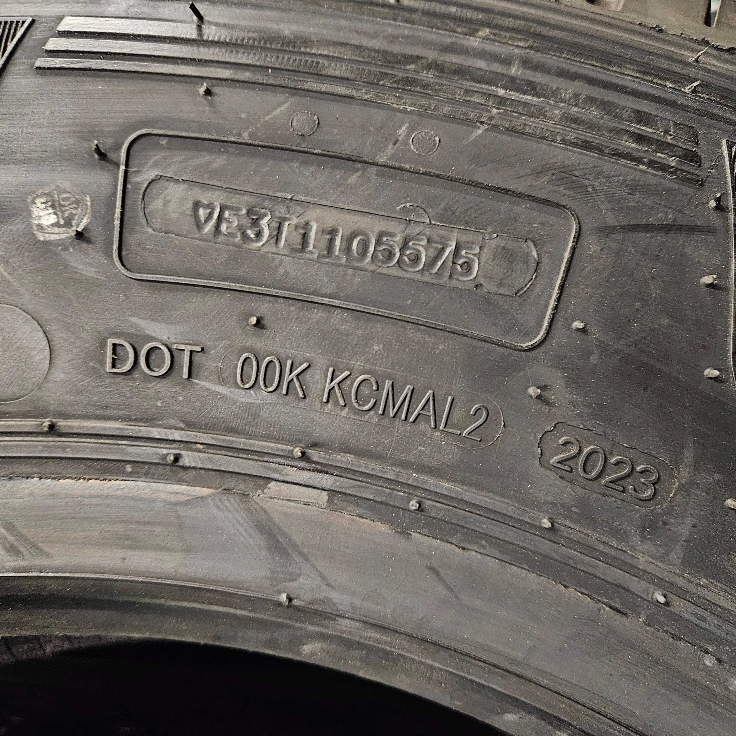 2 Нови товарни гуми 245/70R19.5 Goodride Regional GDR+1 136/134M 16PR