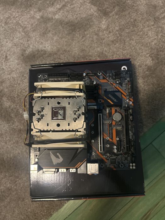Pachet PC - i5 9600K + Placa de baza AORUS + Cooler NOCTUA + RAM
