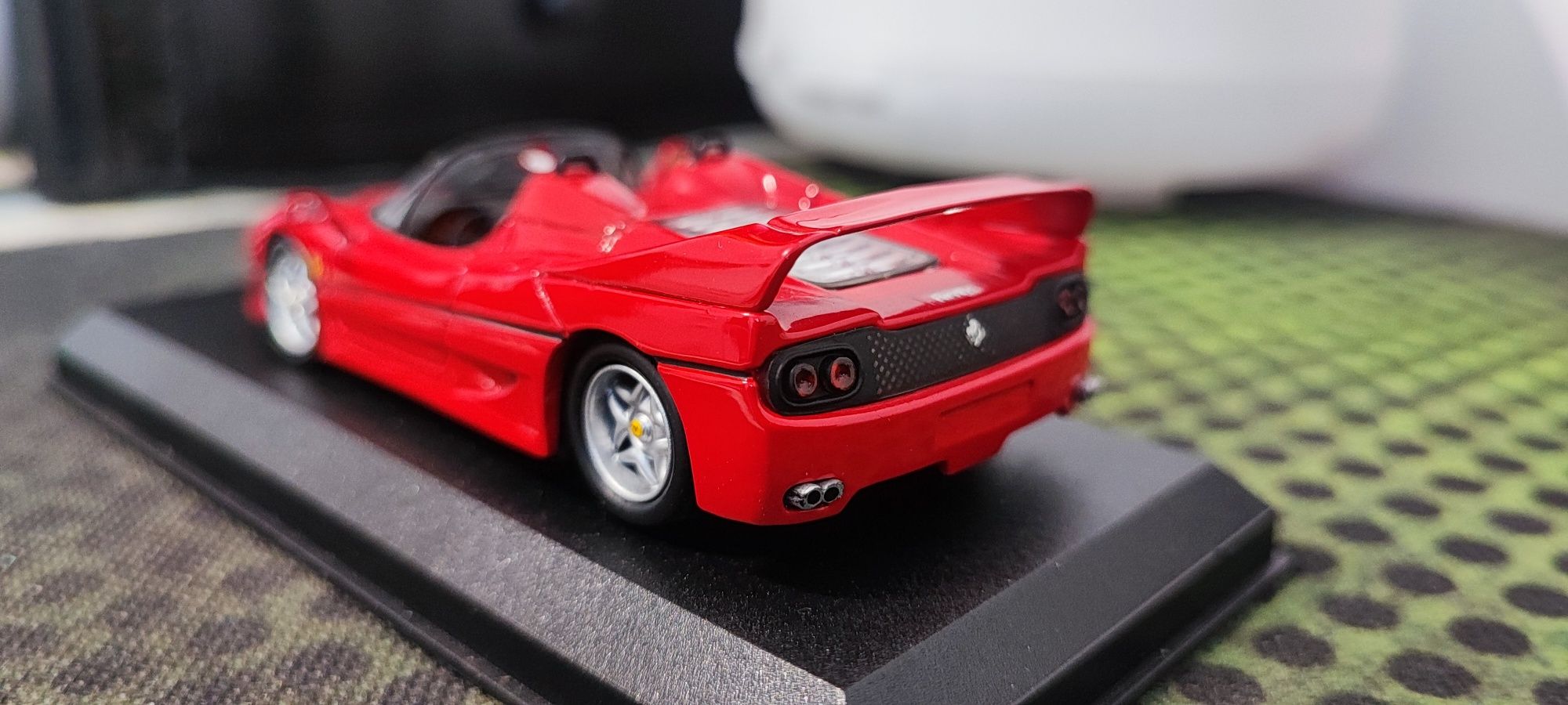 Macheta Ferrari F50 1:43 by Detail cars platinum