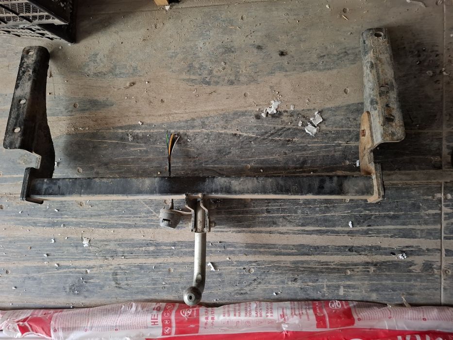 Фаркоп на Toyota Rav4