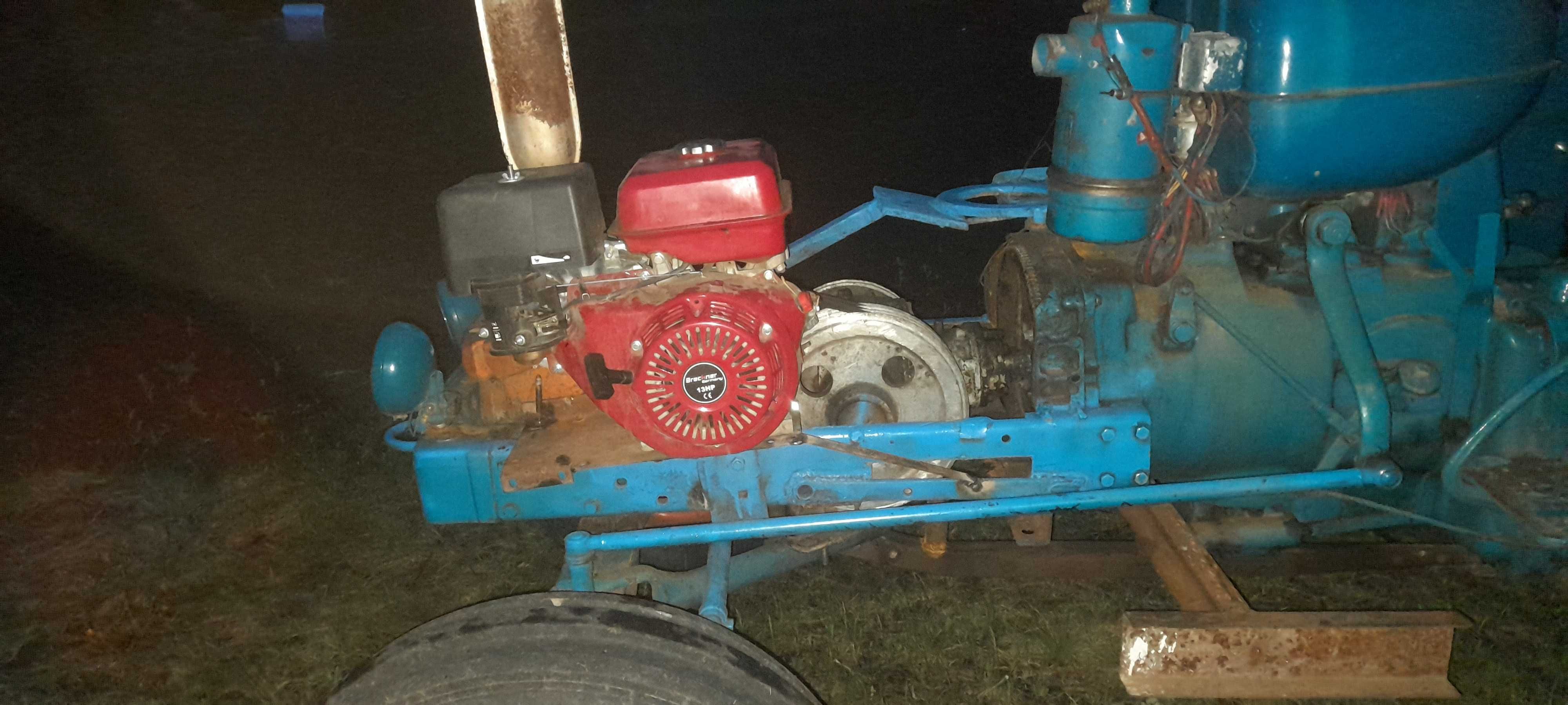 Vand tractor in stare bună de functionare preț fix