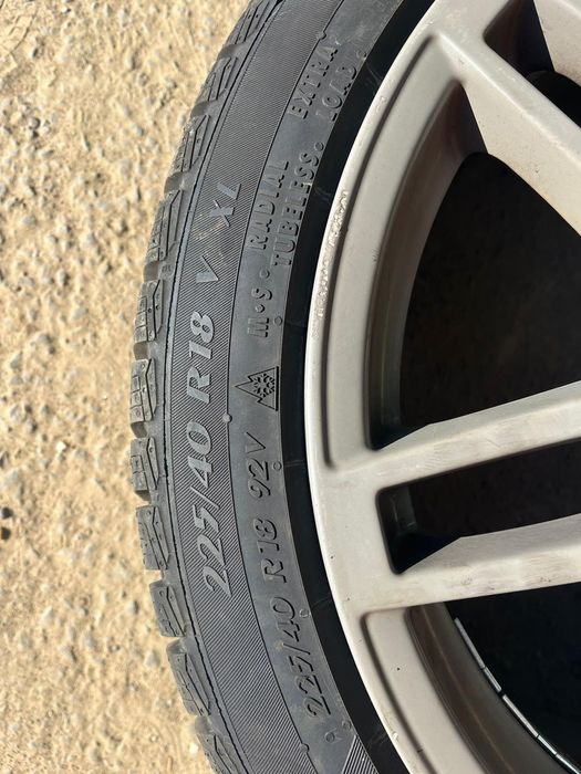 Vând jante originale Audi R 18 + cauciucuri