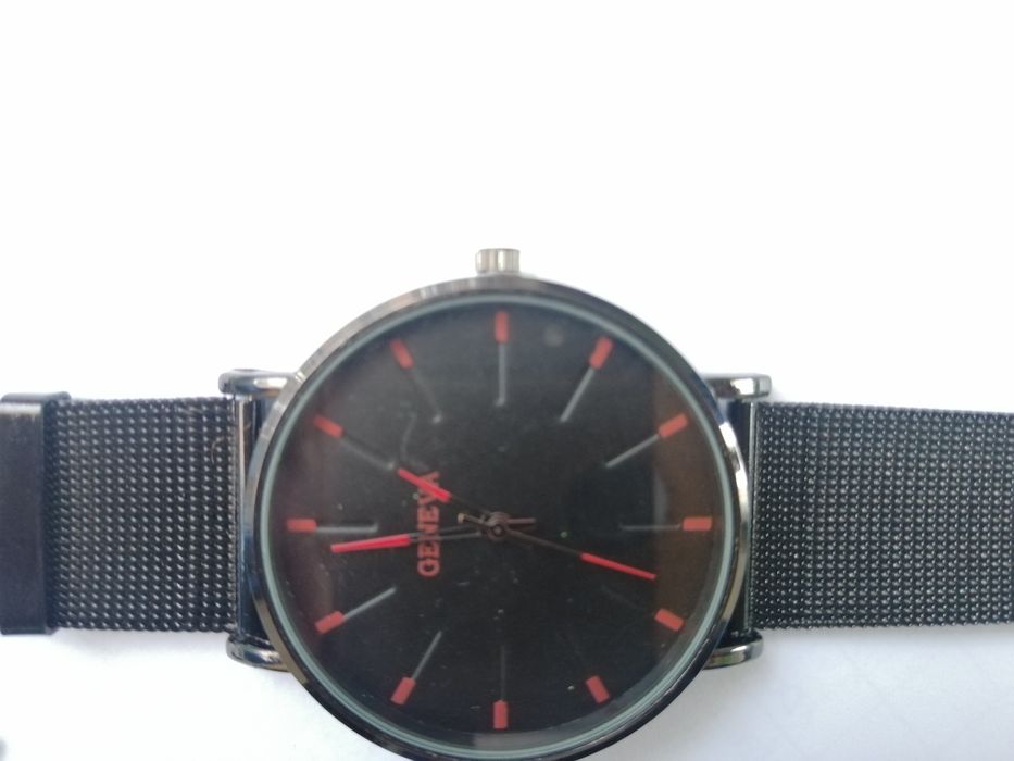 Ceasuri noi, curea metal