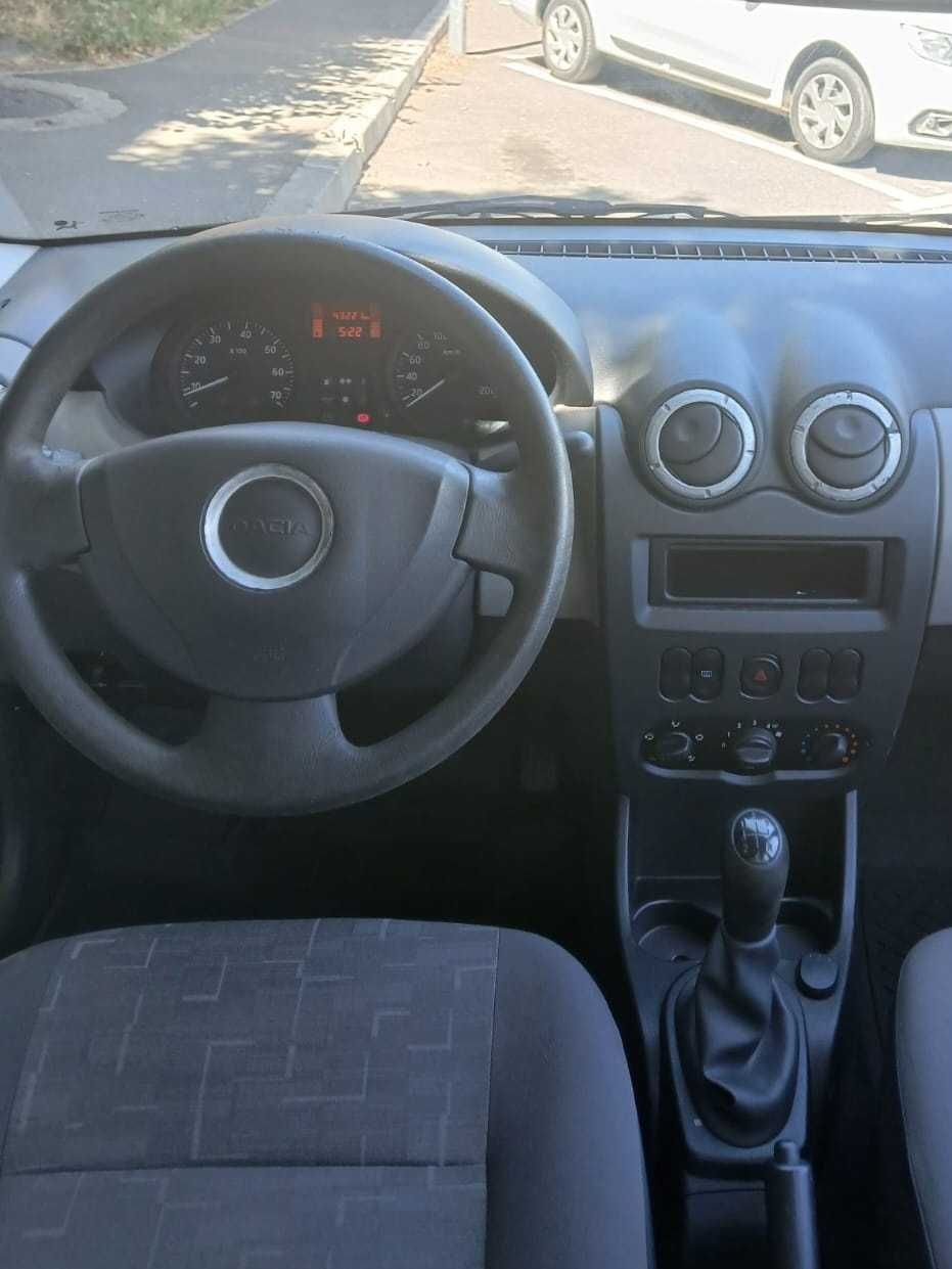 Dacia Logan 1.4 • 2009 • 43.000 km