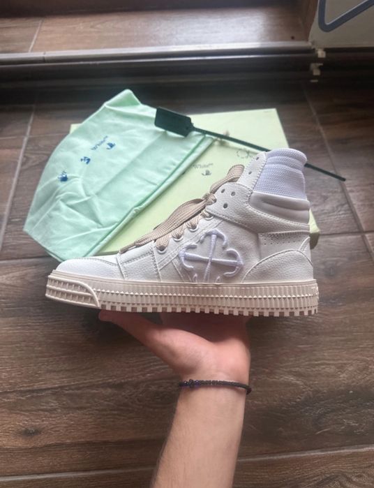 Off white 3.0 court