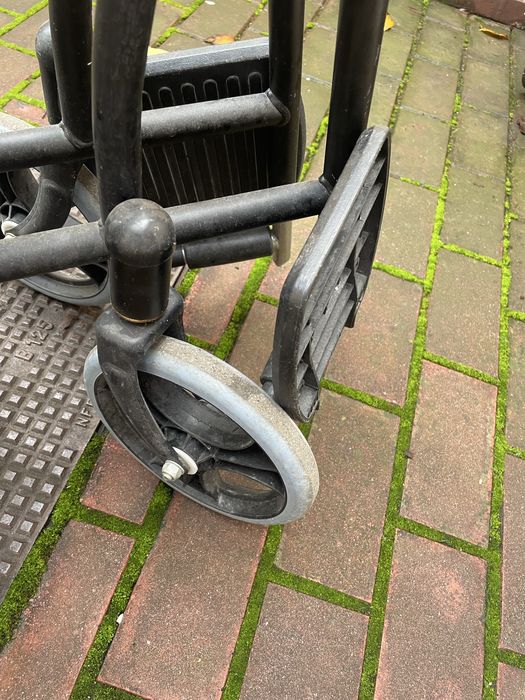 Scaun cu rotile stare bună