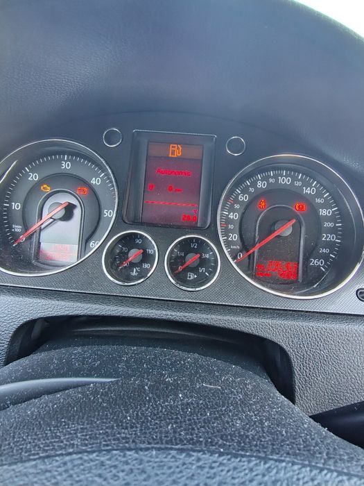 Vând Volkswagen Passat
