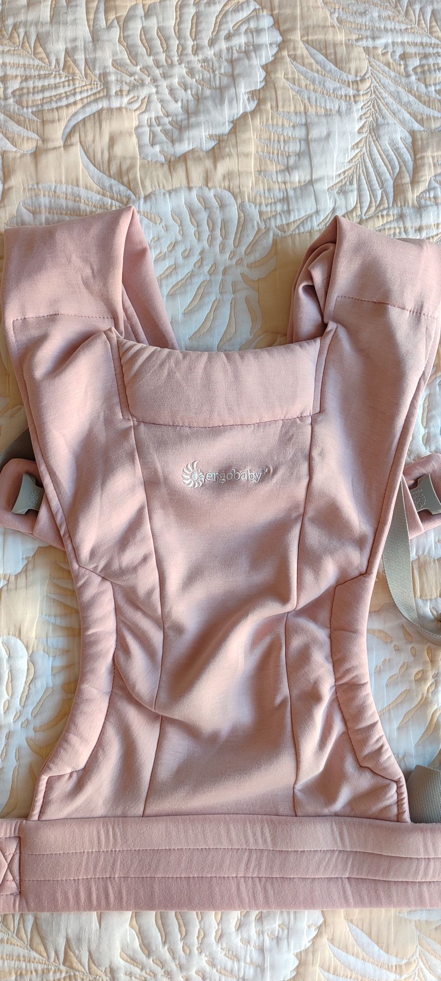 Ергономична раница Ergobaby embrace