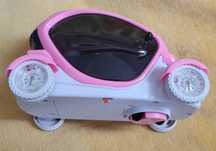Hello Kitty - masinuta cu lumini (noua)