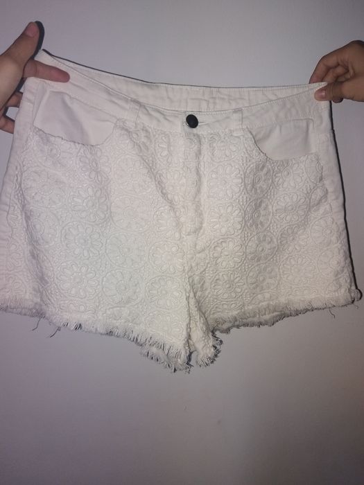 Pantaloni scurti