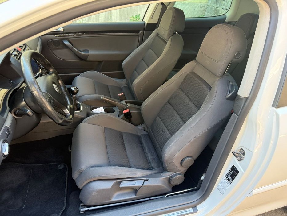 Golf 5 1.6 MPI Sport R line R32 GTI