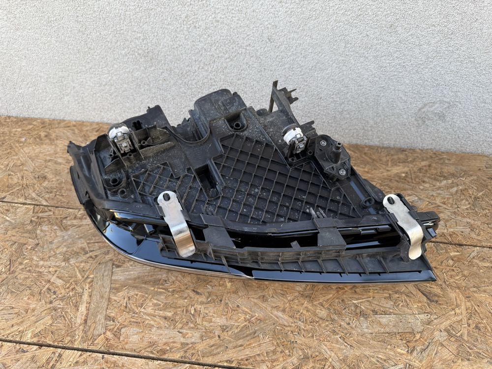 Far stanga BMW Seria5 G30 G31 LCI Facelift Full LED Adaptiv Original