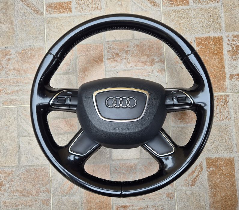 Волан Audi A4 A5 Q5 2008 - 2015г в комплект с Airbag