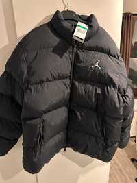 Vând geaca nouaNike Jordan Essential Poly Puffer Jacket  XL