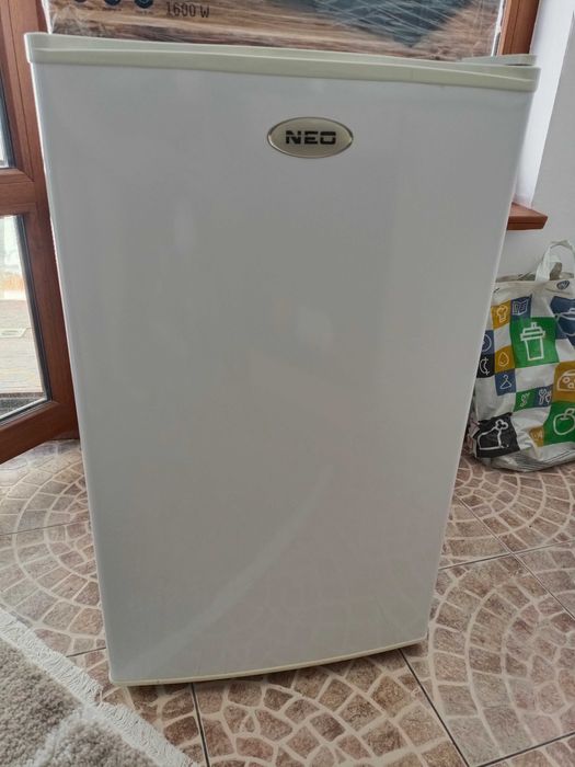 Малък хладилник Нео!