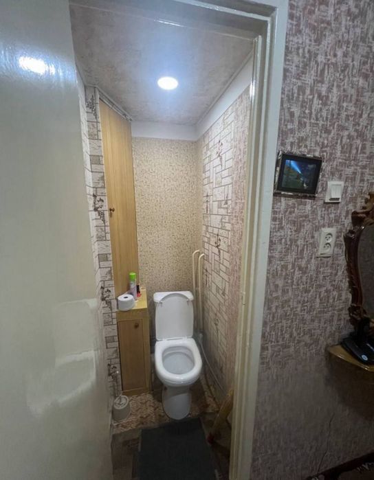 Срочно Продаётся Ойбек 2/6/9 ремонт чистый без мебелья локации топ !