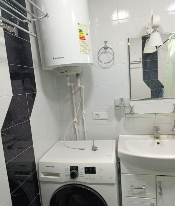 Bektemir post gai yonida 2 xonali uy