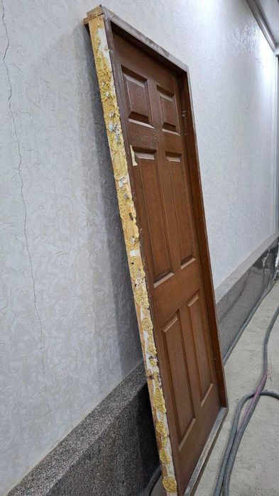 Eshik sotiladi, a'lo xolatda