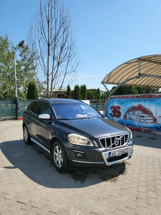 Volvo XC60 2.4 Diesel Pachet R-Design